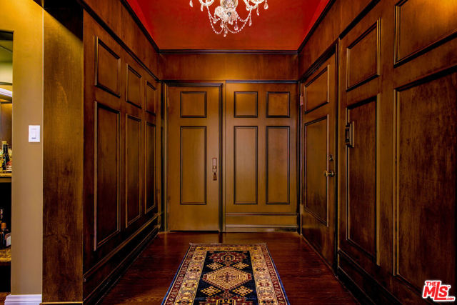 10335 Wilshire Boulevard, Los Angeles CA: https://media.crmls.org/mediaz/348f6ad1-83ac-434a-9ebe-9b64610269cb.jpg