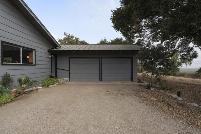 43002 Arroyo Seco Road, Soledad CA: https://media.crmls.org/mediaz/348f9316-cf72-4250-b341-3a26c0e13aa8.jpg