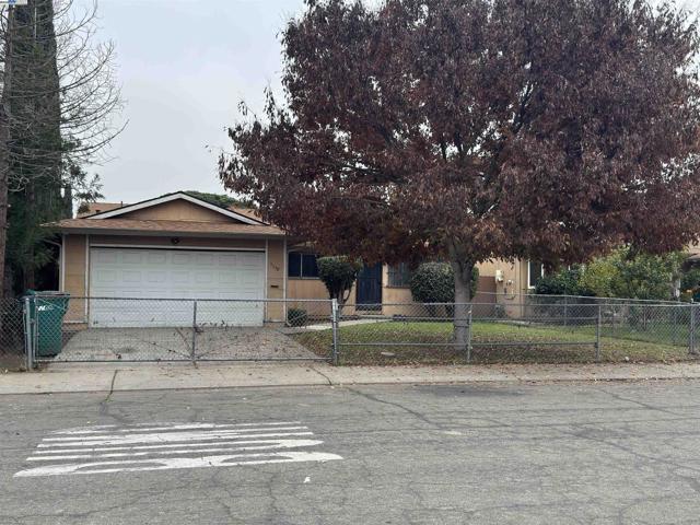 3338 Zamora Way, Stockton CA: https://media.crmls.org/mediaz/348fa0bb-d980-407f-933a-2e9019aadeb8.jpg