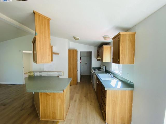 7705 Orford Rd, Stockton CA: https://media.crmls.org/mediaz/34902a73-2eba-4f73-9731-4953126486a8.jpg