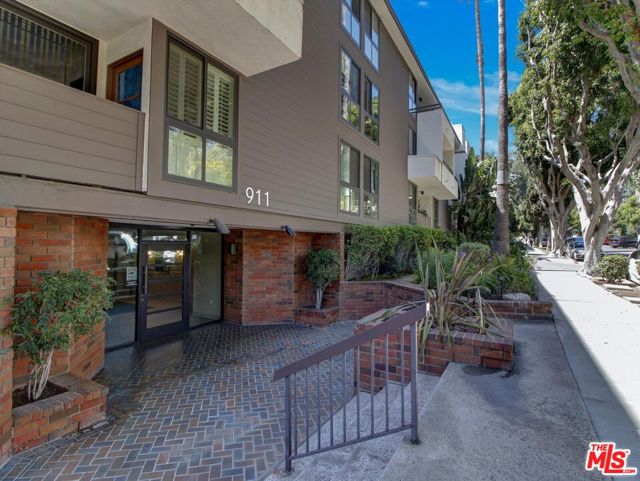 911 North Kings Road, 310 photo 26