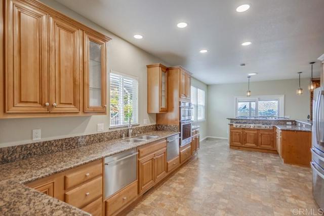 Detail Gallery Image 4 of 17 For 9500 Harritt Rd #63, Lakeside,  CA 92040 - 3 Beds | 2/1 Baths