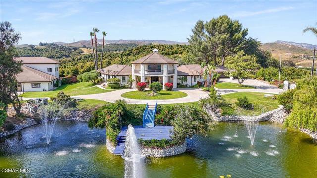 8445 Roseland Avenue, Moorpark CA: https://media.crmls.org/mediaz/34915d18-9f00-4916-9fa8-591951f9890d.jpg