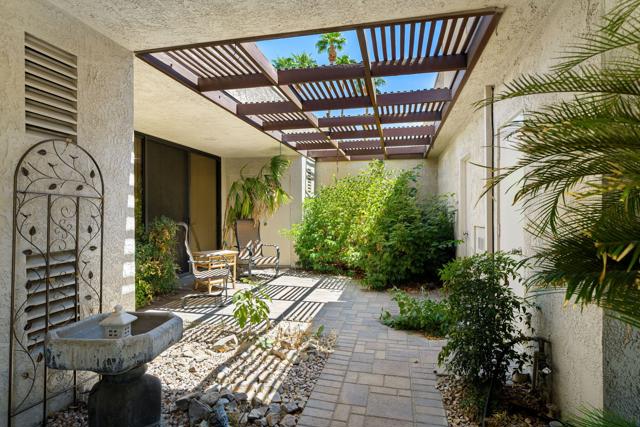 140 Columbia Drive, Rancho Mirage CA: https://media.crmls.org/mediaz/3492d243-9fbe-4b45-be1c-1da3028f65dd.jpg