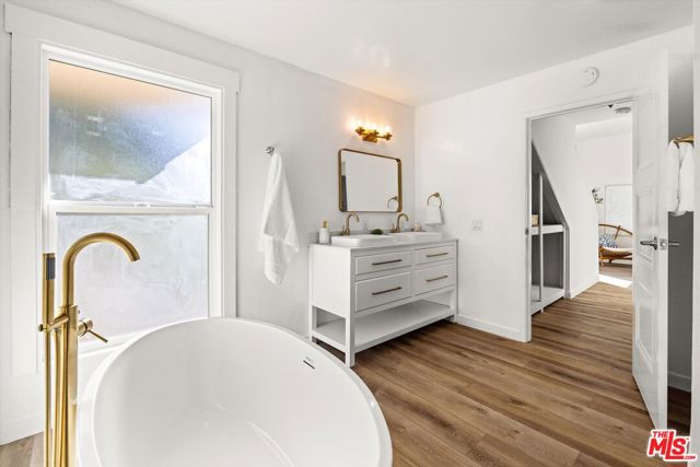 827 Cheltenham Road, Santa Barbara CA: https://media.crmls.org/mediaz/34935f0b-2e8c-4afe-b4d7-7b4ec8207958.jpg