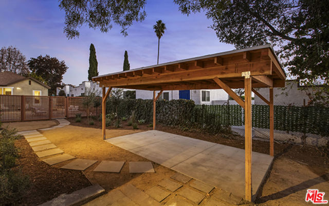 1411 Armadale Avenue, Los Angeles CA: https://media.crmls.org/mediaz/3493ed76-ebef-4b45-9d70-8548fecd28f4.jpg