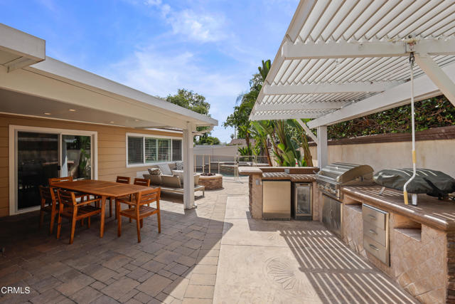 1110 Coronet Avenue, Pasadena CA: https://media.crmls.org/mediaz/34940ca5-64e0-4ec8-837b-ace2f5318525.jpg