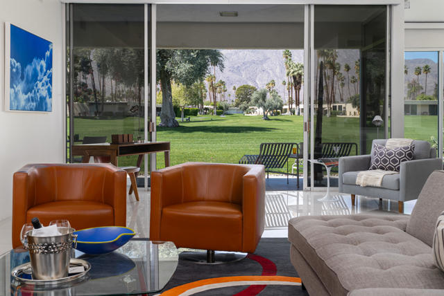 26 Lakeview Circle, Palm Springs CA: https://media.crmls.org/mediaz/34954dbd-5741-4f47-8539-64c719c255d7.jpg