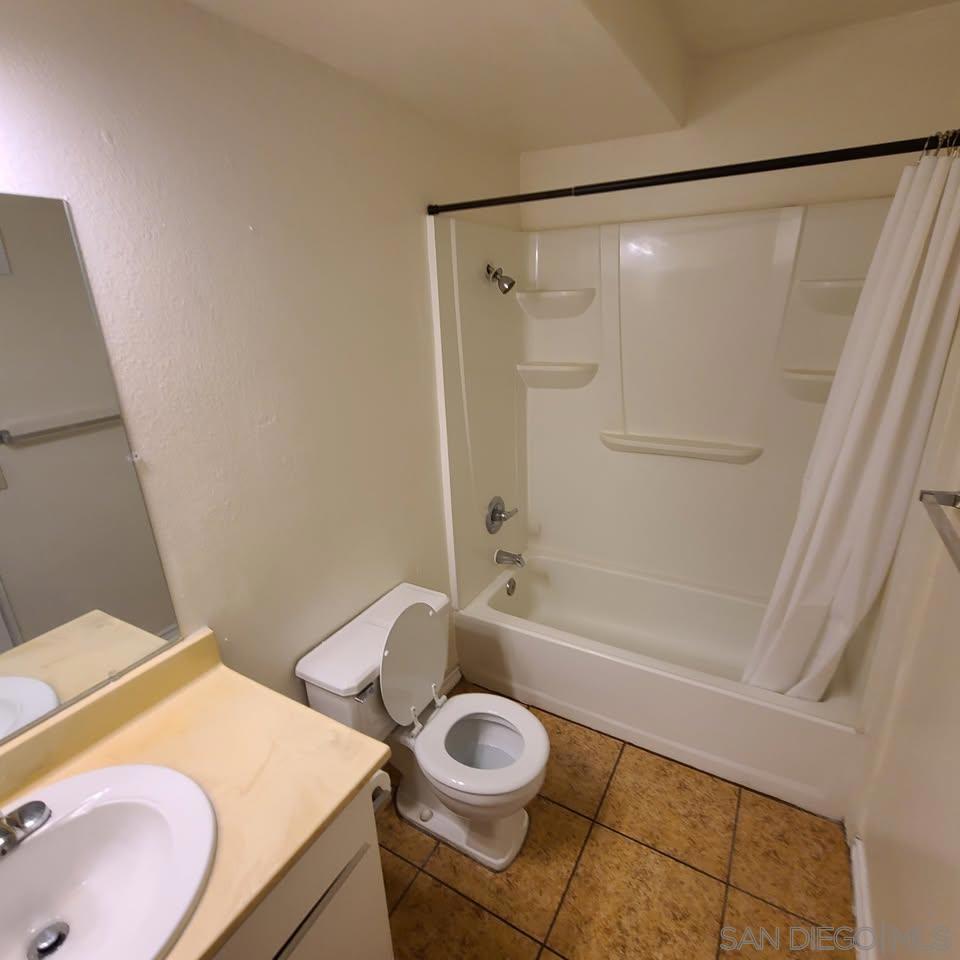 MLS #250017491SD img 3