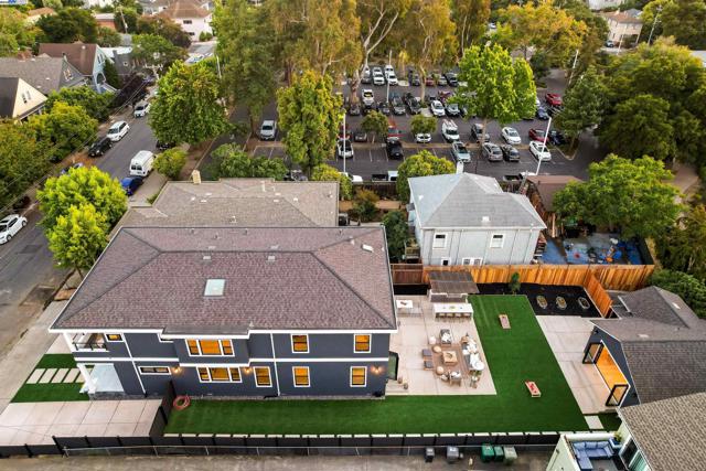 5229 Miles Ave, Oakland CA: https://media.crmls.org/mediaz/34962231-acd7-44c3-af80-9662c97039b5.jpg
