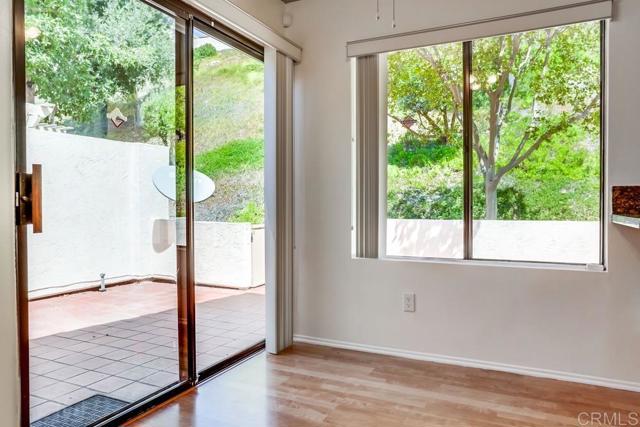 Detail Gallery Image 8 of 19 For 18035 Avenida Alozdra, San Diego,  CA 92128 - 2 Beds | 2 Baths