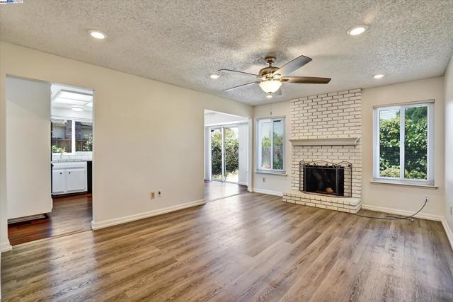 3432 Barmouth Dr, Antioch CA: https://media.crmls.org/mediaz/349692f3-f901-4ed5-9783-38e16112d3d2.jpg