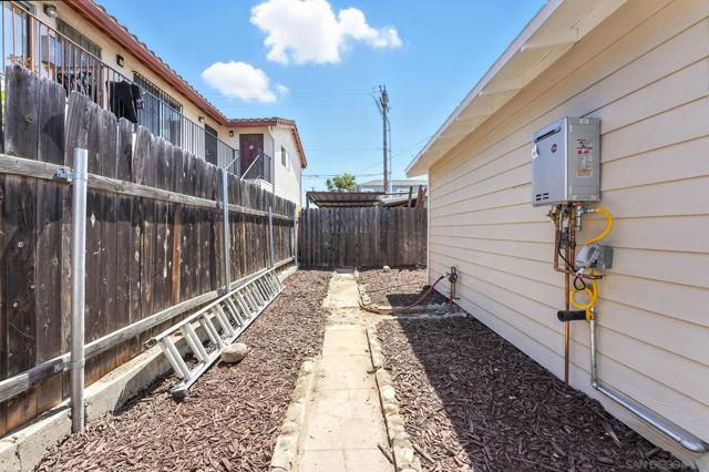3912 Polk Ave, San Diego CA: https://media.crmls.org/mediaz/3496aa6c-dac0-4c09-8a00-241215e054a2.jpg
