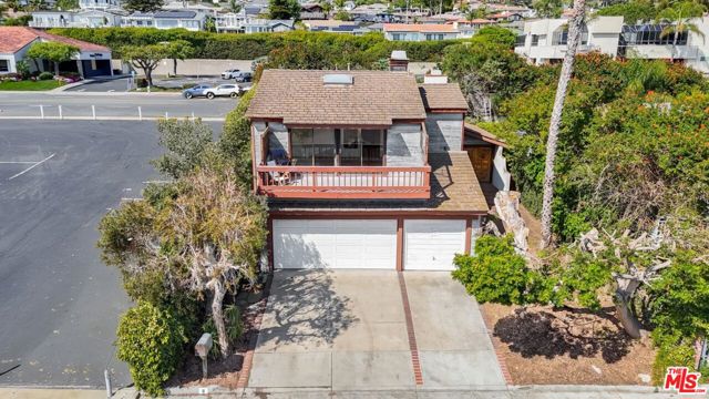 11 S Callecita, Laguna Beach CA: https://media.crmls.org/mediaz/3496c19d-fb11-4fa3-8301-3e448380e737.jpg