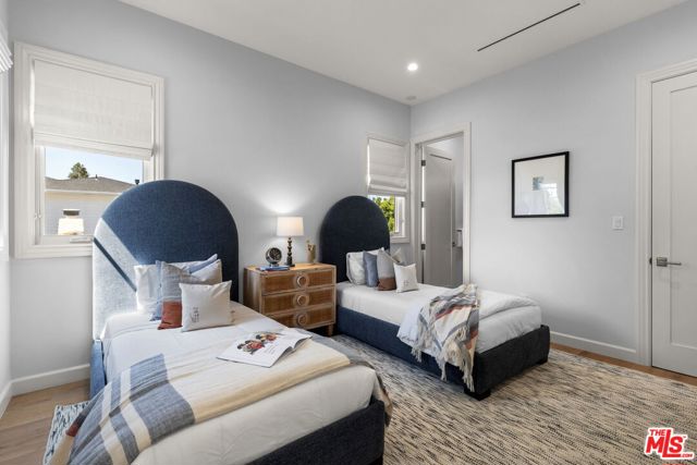 5 Bed Home for Sale in Los Angeles, California