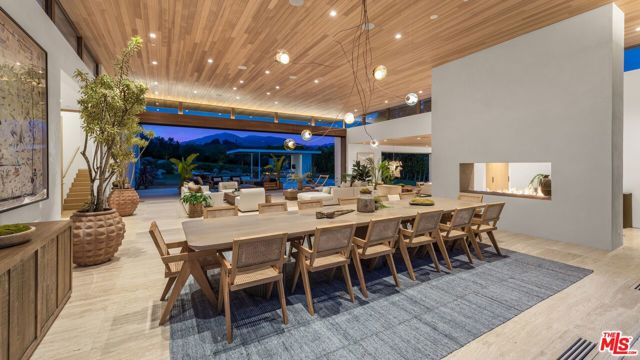 28837 Selfridge Drive, Malibu CA: https://media.crmls.org/mediaz/3497cfd4-8294-4e66-b135-76033eb586f1.jpg