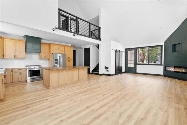 457 E Angeles Boulevard, Big Bear CA: https://media.crmls.org/mediaz/34989099-d12a-4d22-a5c7-699c868b5317.jpg