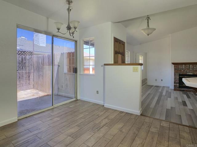 Detail Gallery Image 4 of 20 For 1135 Peach Ave. #C,  El Cajon,  CA 92021 - 3 Beds | 2 Baths