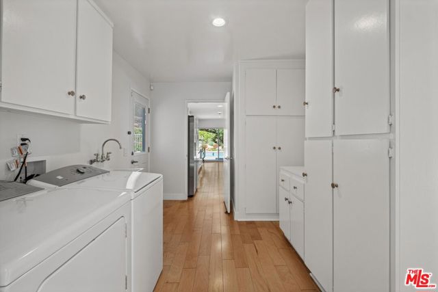 4207 Michelangelo Avenue, Woodland Hills CA: https://media.crmls.org/mediaz/3498e4a4-2455-498b-b420-e04b197380cf.jpg