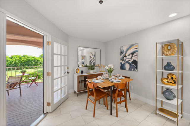 500 E Amado Road, Palm Springs CA: https://media.crmls.org/mediaz/3499f656-1e43-4ab8-9a72-86adbd6881f9.jpg