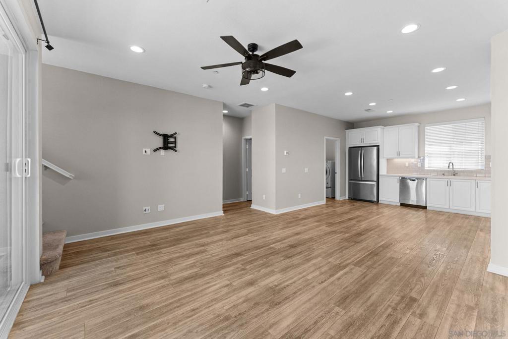 2580 Escondido Blvd - photo 9
