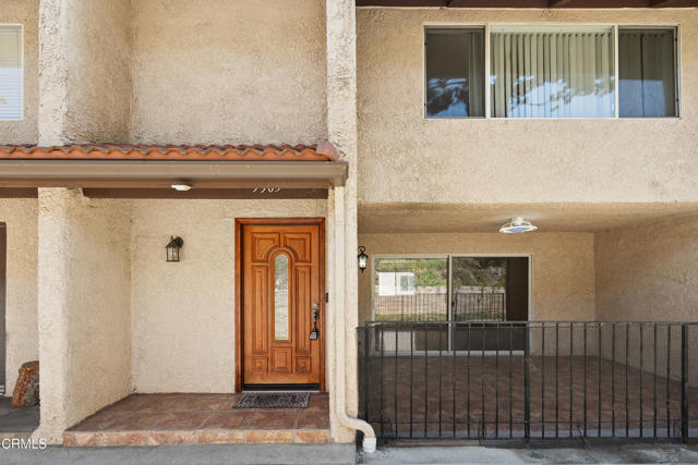 9503 Via Venezia, Burbank CA: https://media.crmls.org/mediaz/349a481c-68e8-4d4e-b103-ea43371a6d48.jpg
