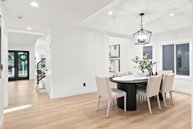 3198 Vintage Crest Dr, San Jose CA: https://media.crmls.org/mediaz/349a5b2c-80be-4810-97b8-9921c0d3fb23.jpg