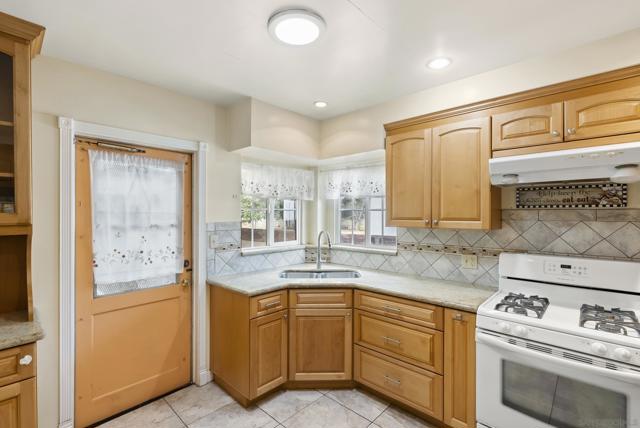 5750 Roanoke St, San Diego CA: https://media.crmls.org/mediaz/349aa227-bb68-4583-9afc-6b81db17c9f2.jpg