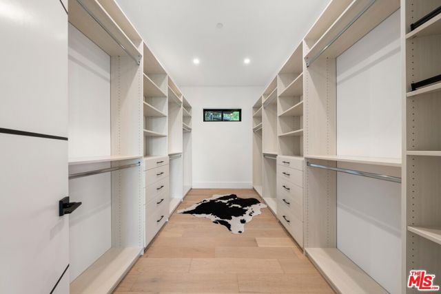 4637 Dunas Lane, Tarzana CA: https://media.crmls.org/mediaz/349bd8d7-d657-46c1-93ce-002fb25049fb.jpg