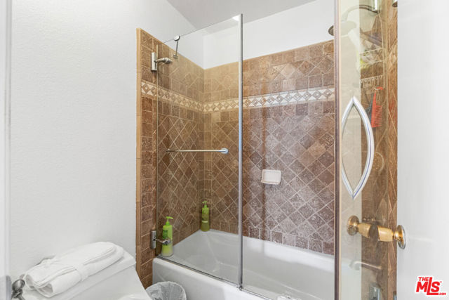 8162 Manitoba Street, Playa del Rey CA: https://media.crmls.org/mediaz/349bda78-4406-4222-ab67-4f7832688f60.jpg
