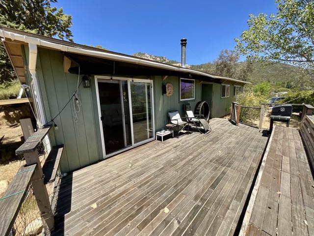 38281 Western Hills Drive, Anza CA: https://media.crmls.org/mediaz/349c154a-d054-4a27-8f78-91438fa76f50.jpg