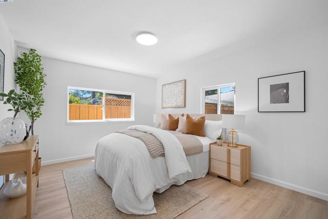 824 14th Ave, Menlo Park CA: https://media.crmls.org/mediaz/349c872a-9b4a-4993-8043-4c5210ce6d55.jpg