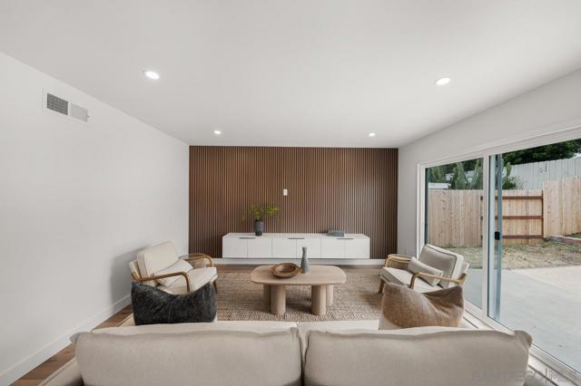 3297 Ashford, San Diego CA: https://media.crmls.org/mediaz/349cb500-672c-4214-a3ee-9b4943f24abd.jpg