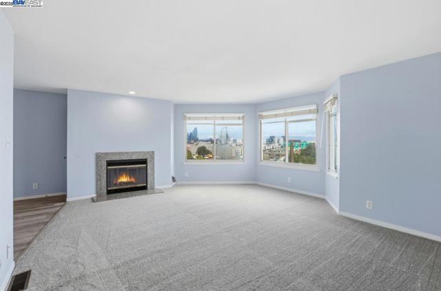 450 San Bruno Ave, San Francisco CA: https://media.crmls.org/mediaz/349db0ba-c2b3-4c4a-b0fb-b703c36b981c.jpg