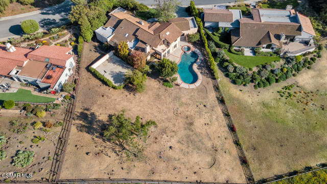 751 Wildwood Avenue, Thousand Oaks CA: https://media.crmls.org/mediaz/349e553a-3659-4290-9c75-e46d10864870.jpg