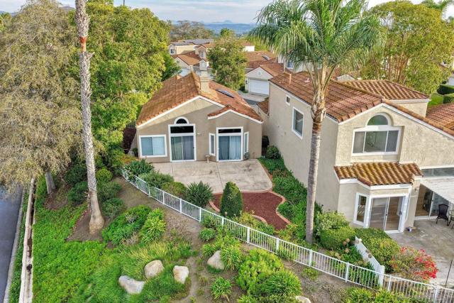 15638 Royal Crown Row, San Diego CA: https://media.crmls.org/mediaz/349edd50-0850-432a-98ba-0c675bd19fc6.jpg