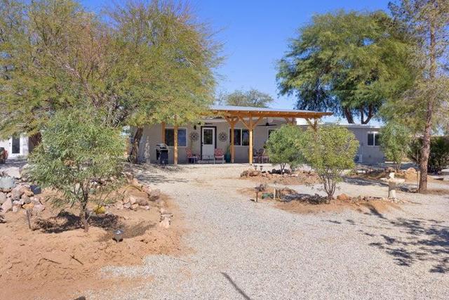 69450 Amboy Road, 29 Palms CA: https://media.crmls.org/mediaz/349ee2a8-d4b8-45f3-99d3-7ff6173f0f31.jpg
