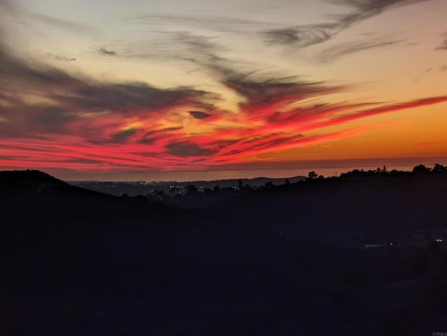 Detail Gallery Image 40 of 65 For 1925 Robinhood Rd, Vista,  CA 92084 - 5 Beds | 4/1 Baths