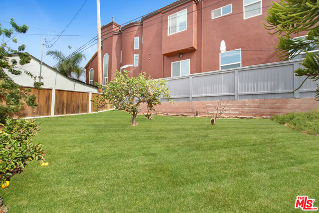 703 Avenue D, Redondo Beach, California 90277, 3 Bedrooms Bedrooms, ,1 BathroomBathrooms,Residential,Sold,Avenue D,21767438