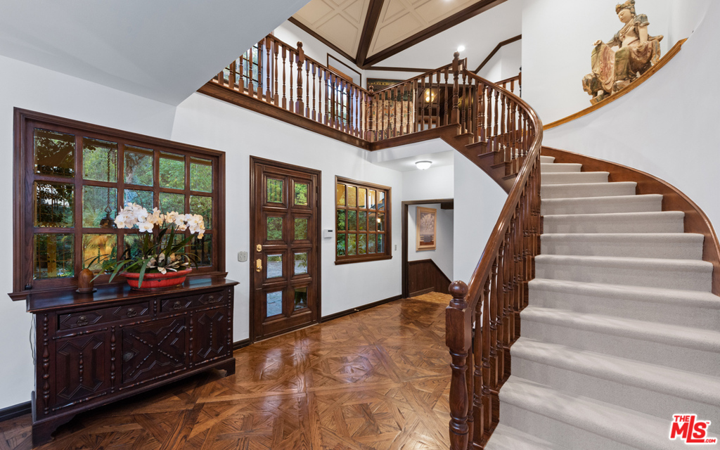2781 Benedict Canyon Drive