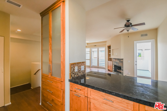 1461 Manhattan Beach Boulevard, Manhattan Beach, California 90266, 2 Bedrooms Bedrooms, ,2 BathroomsBathrooms,Residential,Sold,Manhattan Beach,21754964