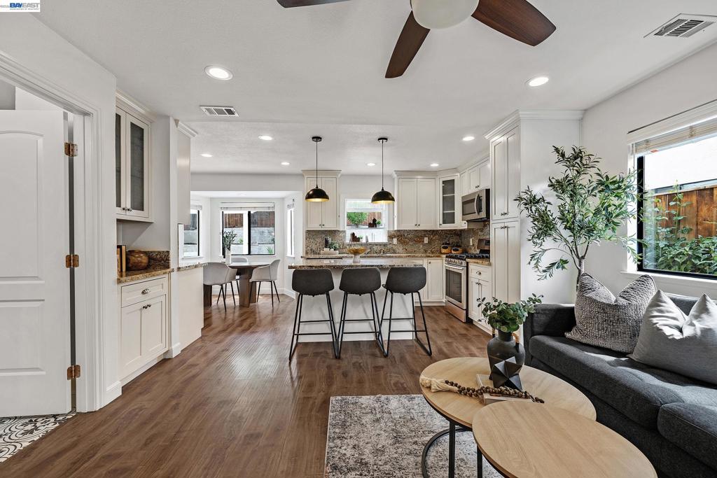 3286 Whitesand Court