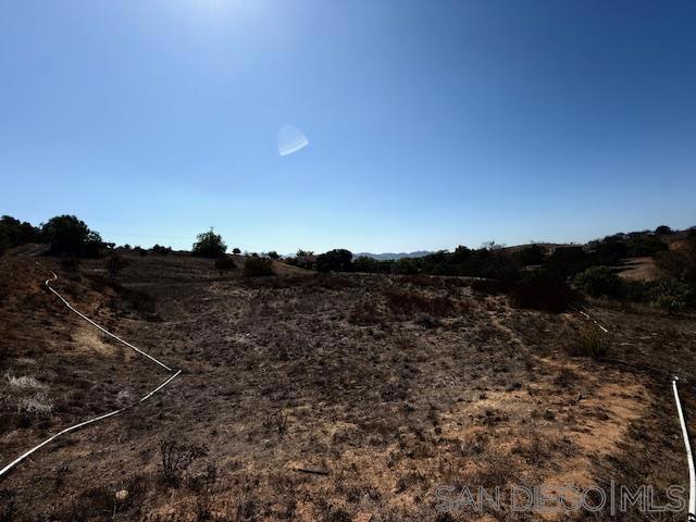 9562 Covey Ln, Escondido CA: https://media.crmls.org/mediaz/34a12e14-6e58-4bcb-a6a7-e615186431df.jpg