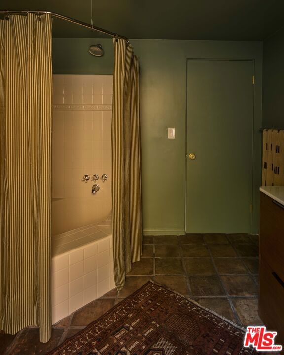 2774 Woodstock Road photo 21