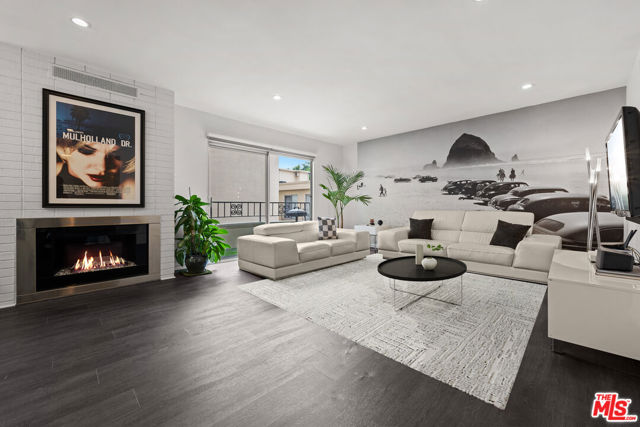 1221 N Kings Road, West Hollywood CA: https://media.crmls.org/mediaz/34a22092-fbe6-4d91-a320-85cbc9d2aa9f.jpg