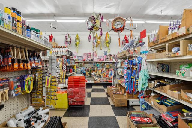 1972 1972 Alum Rock Avenue, San Jose CA: https://media.crmls.org/mediaz/34a2e32c-ec32-4228-bd5e-1e8f86e59e27.jpg