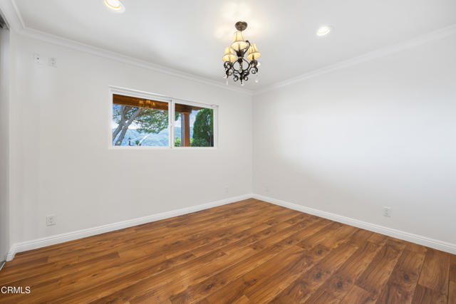 Detail Gallery Image 14 of 41 For 9350 Crystal View Dr, Los Angeles,  CA 91042 - 4 Beds | 3 Baths