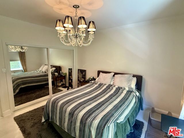 1228 N La Cienega Boulevard, West Hollywood CA: https://media.crmls.org/mediaz/34a35bf1-2844-4b01-88f2-ceecc0fbff74.jpg