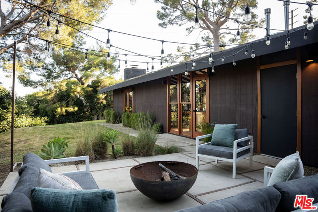 2050 La Fremontia Street, South Pasadena CA: https://media.crmls.org/mediaz/34a4b823-c590-4e20-bd2a-fc846f802077.jpg