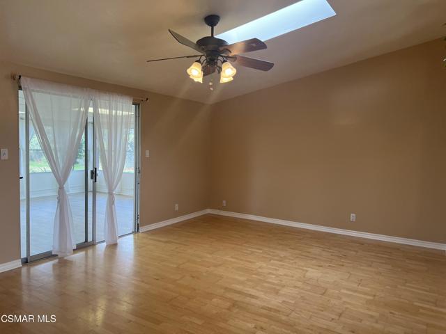 731 Tudor Circle, Thousand Oaks CA: https://media.crmls.org/mediaz/34a4f82a-b146-4335-9649-151c342cb610.jpg